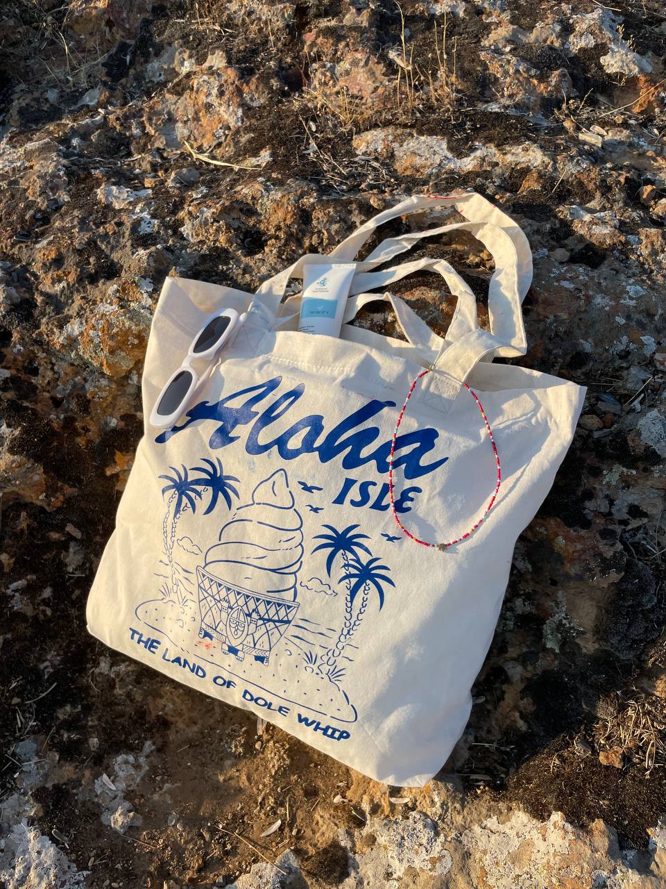 Yazın Enerjisi Çantanda: "Aloha Isle" Serigrafi Baskılı Körüklü Bez Çanta